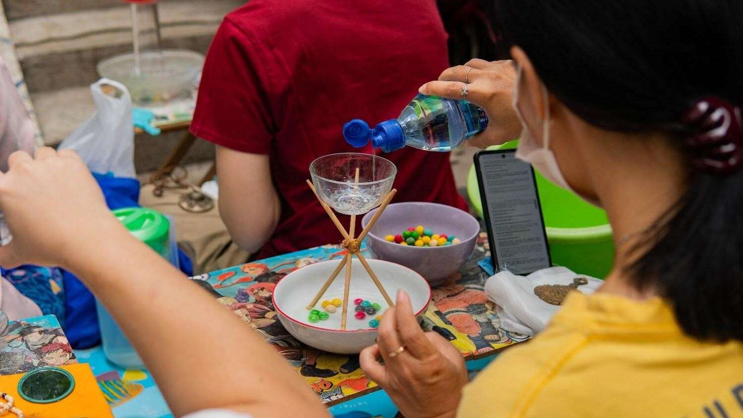Gambar ritual Rna Sodhana, praktik yang diyakini dapat melunasi utang karma. 