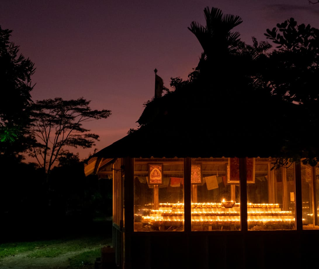 Lamp House merupakan bangunan dalam kompleks Biara Indonesia Tuṣita Vivaraṇācaraṇa Vijayāśraya yang telah dibangun sejak 20xx.