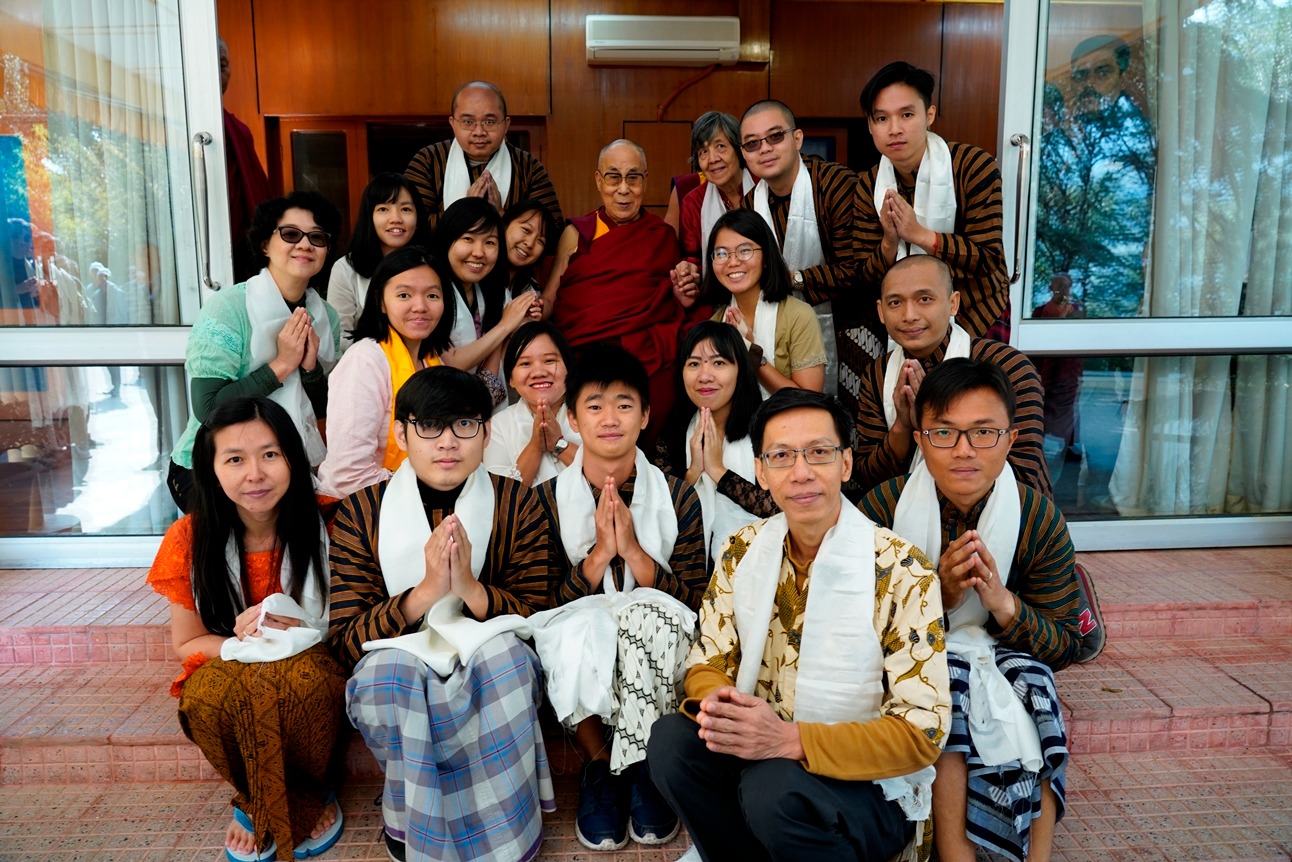 Anggota Komunitas KCI bersama Y.M.S. Dalai Lama XIV, Dharamsala, India, 2015
