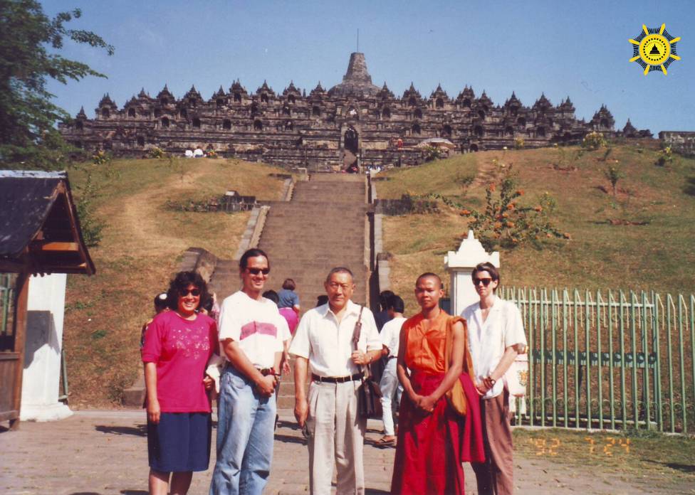 Guru Dagpo Rinpoche dengan Bhante Sri Pannavaro, Vihara Mendut, 26 Juli 1992